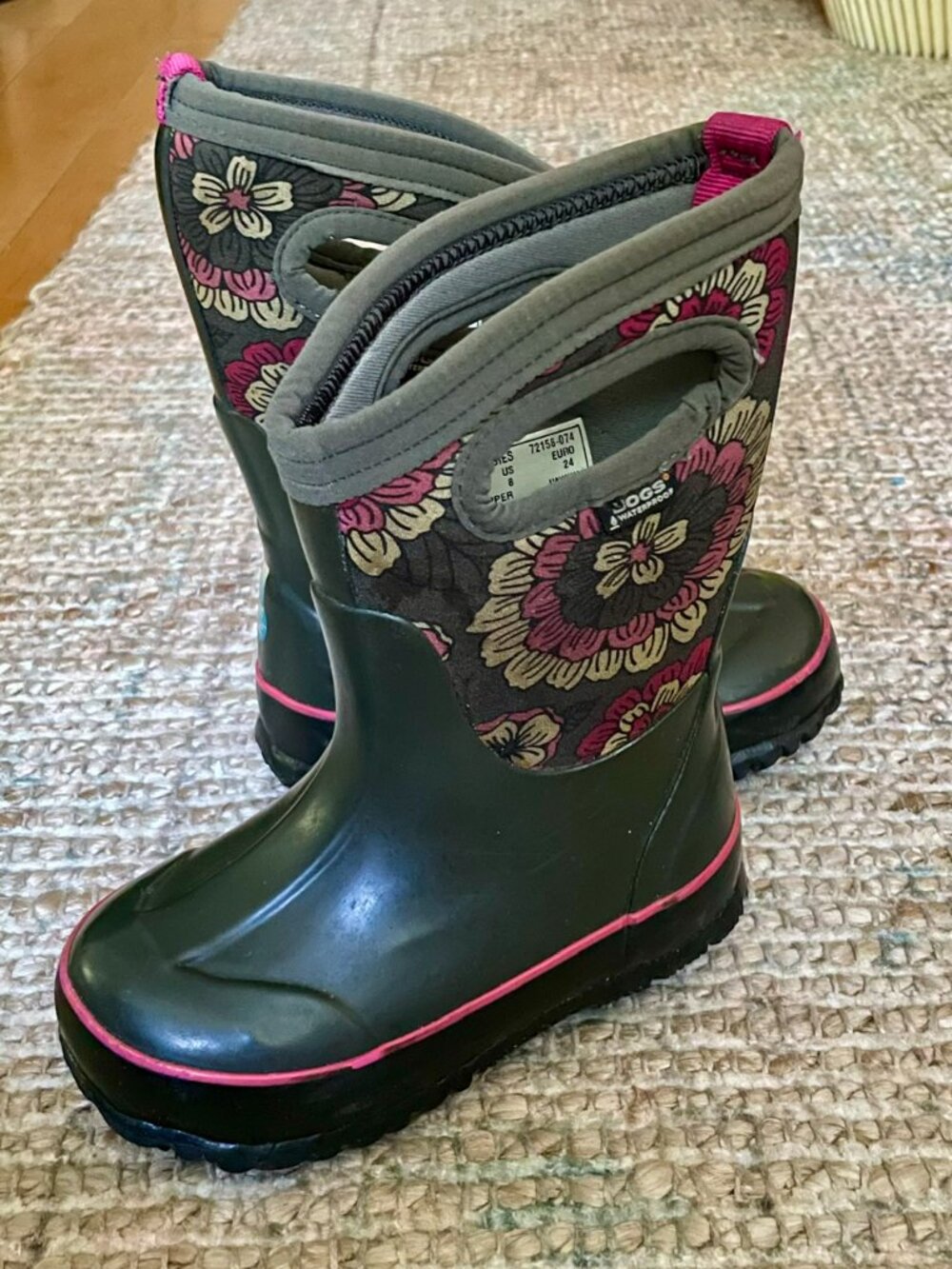 Bogs Classic Pansy Floral Girls Size 8 Floral Waterproof Thermal Insulation Boot - Picture 8 of 8